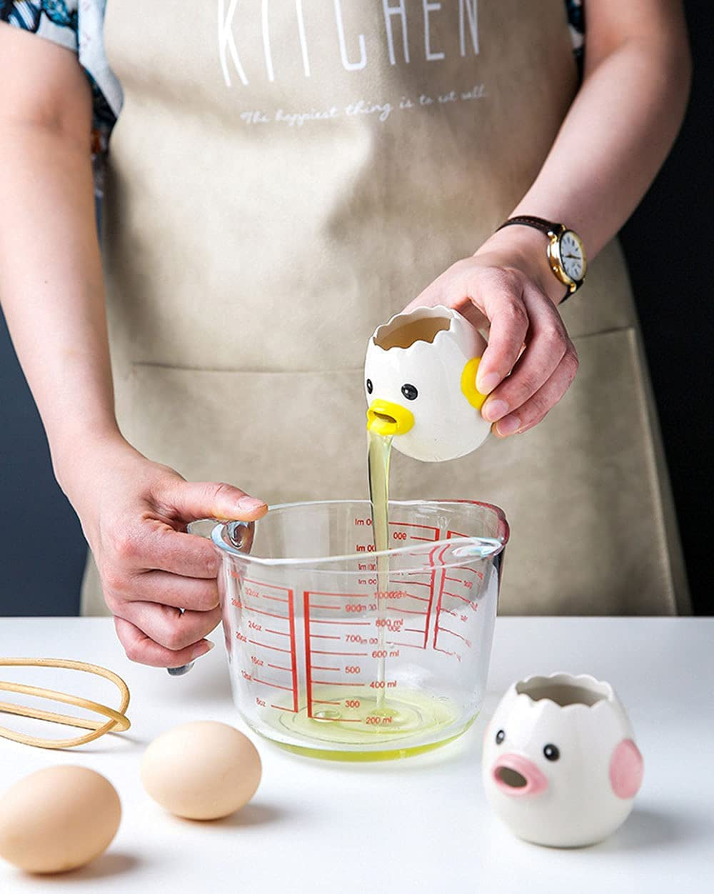 Luococo Cute Egg Separator, Ceramics Vomiting Chicken Egg Yolk White Separator, Practical Household Small Egg Filter Splitter, Kitchen Gadget Baking Assistant Tool, Dishwasher Safe (Yellow)
